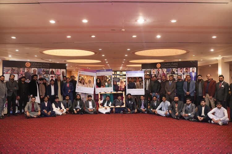 Sajeel's visit - Team moment 1