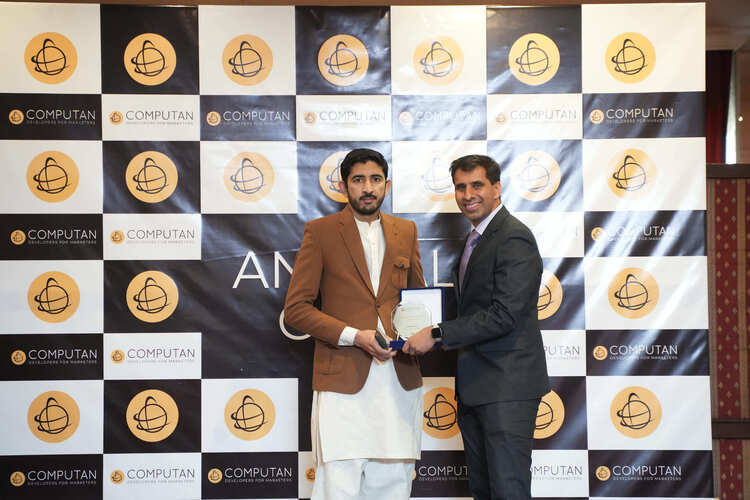 Sajeel's visit - Team moment 3